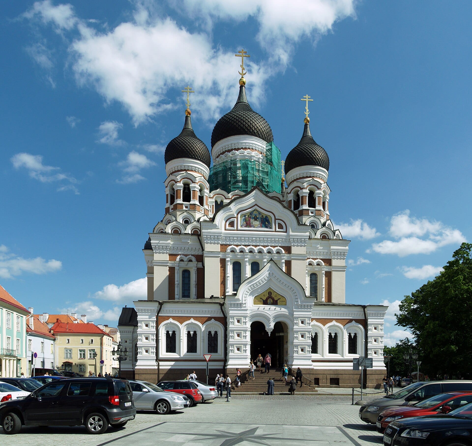Comparing Tallinn shore excursion options